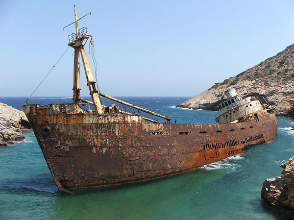 10 самых эффектных обломков кораблекрушений из разных уголков планеты