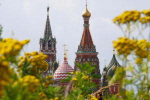 Самыми популярными городами для путешествий осенью стали Москва, Петербург, Сочи