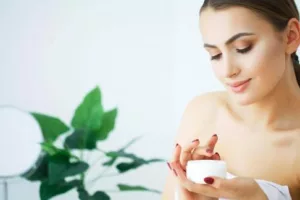 4 признака чувствительной кожи и почему ей нужен особый уход: гид от косметологов