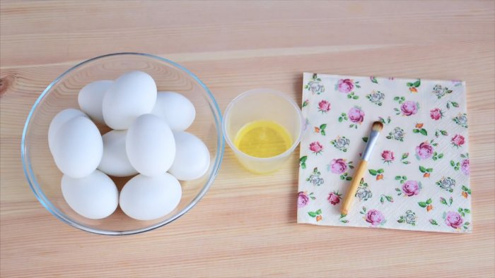 Как запросто украсить яйца без наклеек и сэкономить деньги