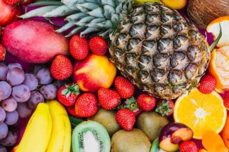Диетолог Кривошеева предупредила об опасности фруктовой диеты