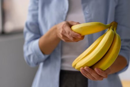 Нутрициолог Гусакова посоветовала есть бананы людям с артритом и астмой