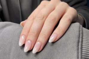 BB-маникюр: главный beauty-тренд от звезд, который покоряет естественностью