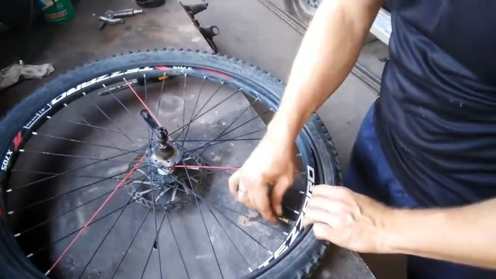 Лайфхак: как защитить колеса велосипеда от проколов