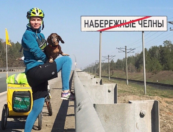 История Анны Смолиной, которая проехала с собакой полстраны на велосипеде История Анны Смолиной, которая проехала с собакой полстраны на велосипеде