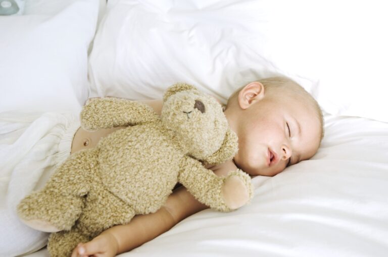 Как научить ребенка засыпать самостоятельно?