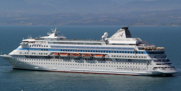 Круизный лайнер высадил в Турции 1082 российских туриста