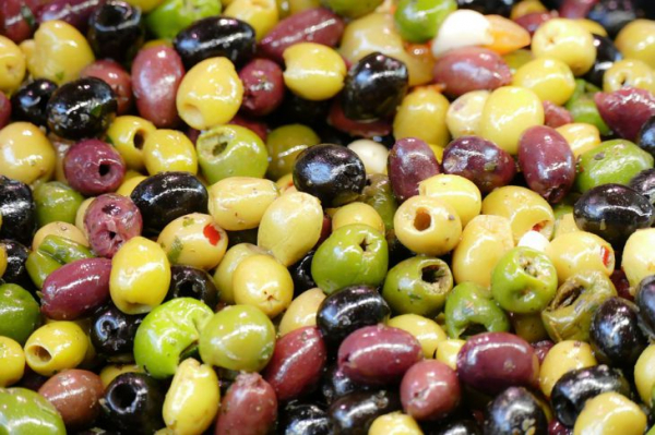 Почему нужно есть оливки: названо точное количество для употребления в день